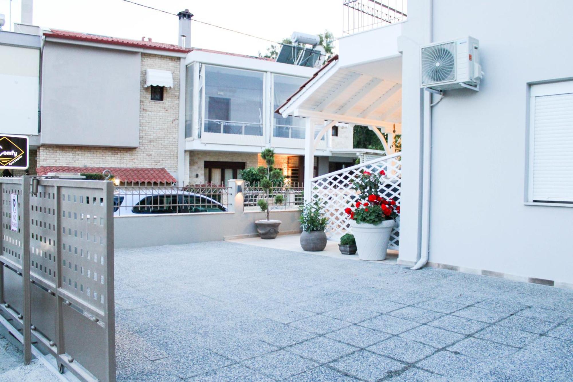 Comfy Apartments Nikiti  Exterior photo